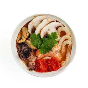 Том ям с морепродуктами